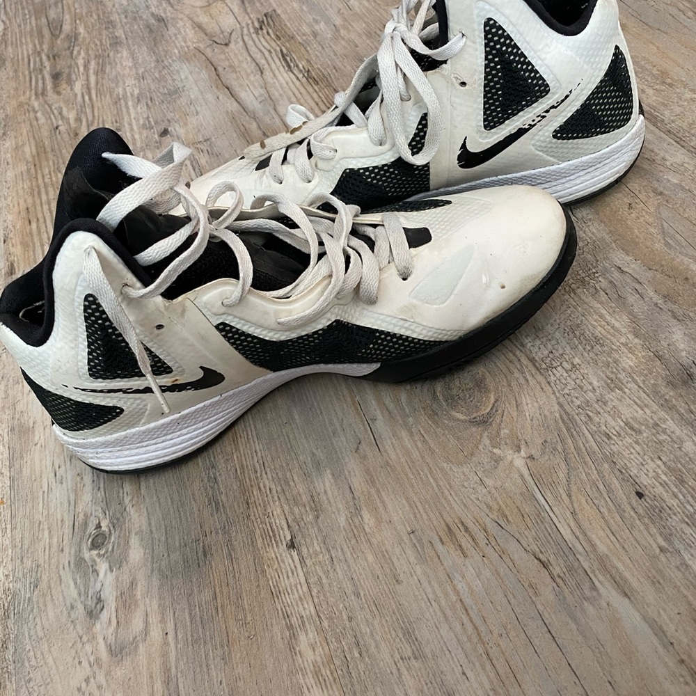 Nike Hyperdunks - image 5